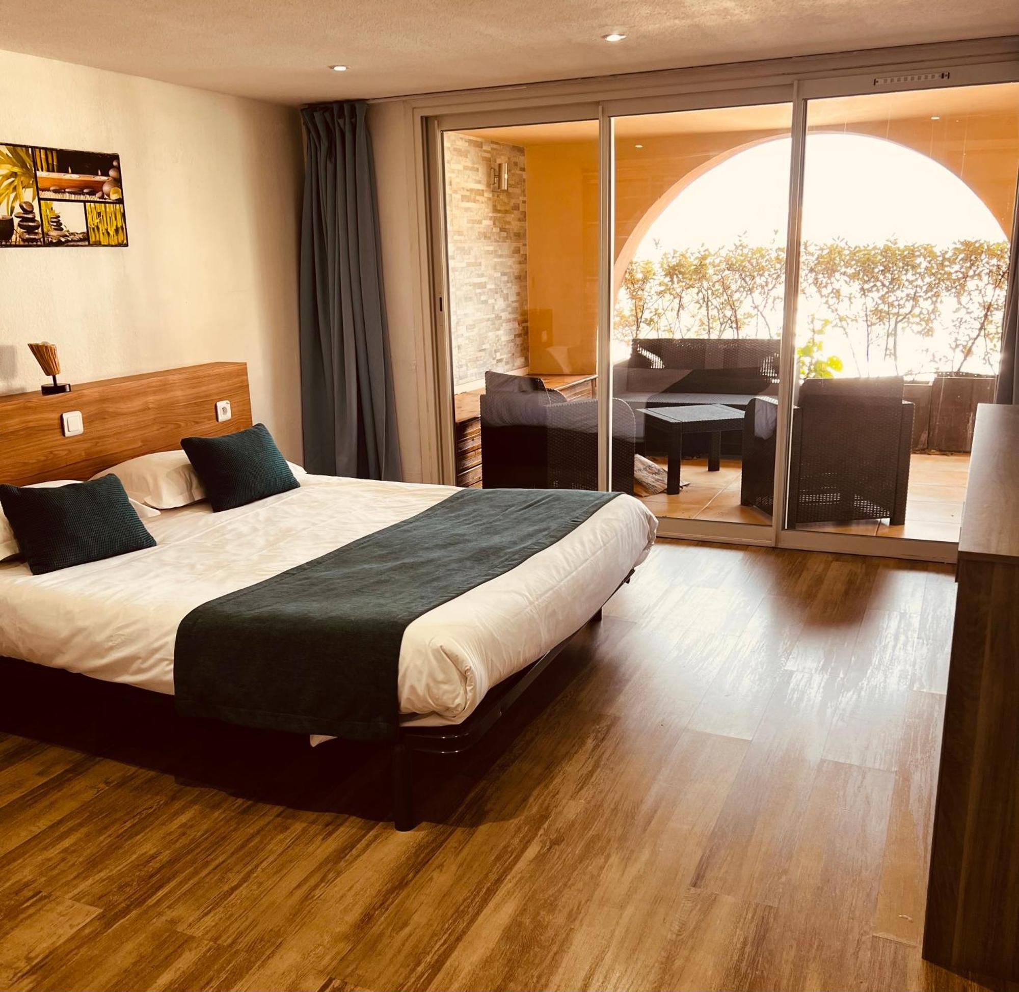 Calvi Appart Hotel Bilik gambar